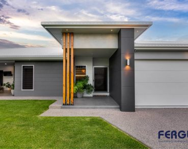 Bungalow Residential Facade Design by Fergus Builders Residential, Industrial & Commercial real estate development Mackay