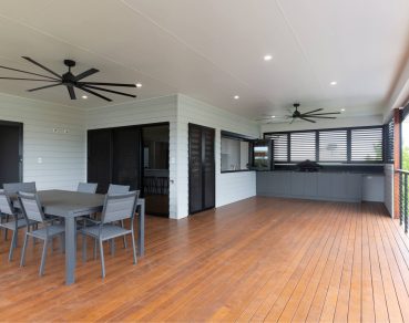 Residential Outdoor Living Area with Sliding Door design by Fergus Builders Residential, Industrial & Commercial real estate development Mackay